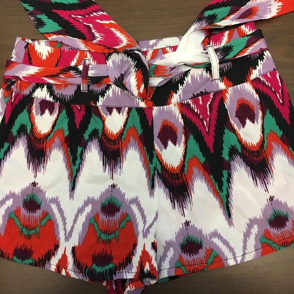 WetSeal XS Shorts - Picture 2 of 2